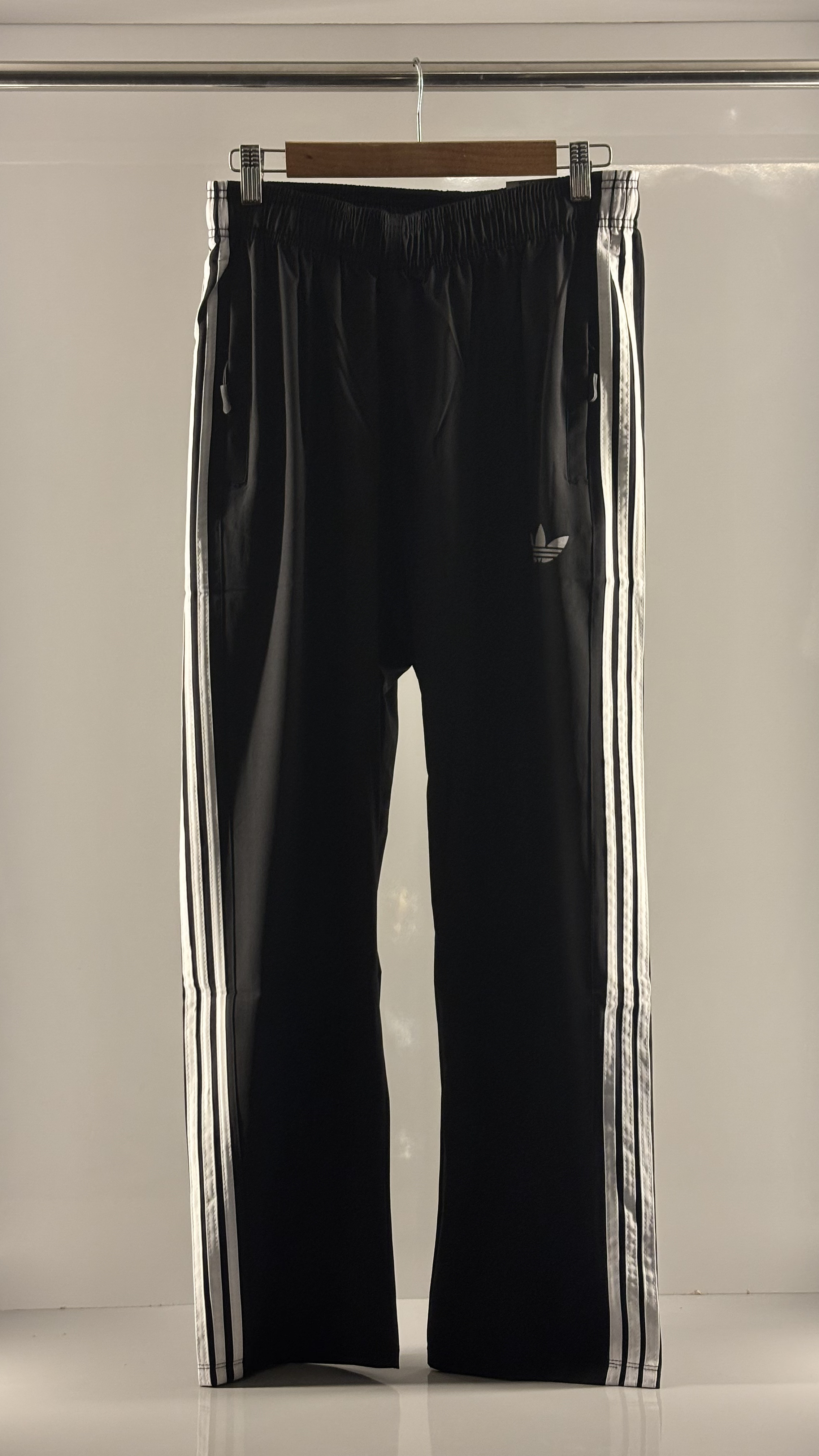 ADDIDAS WHITE STRIPED PANT 